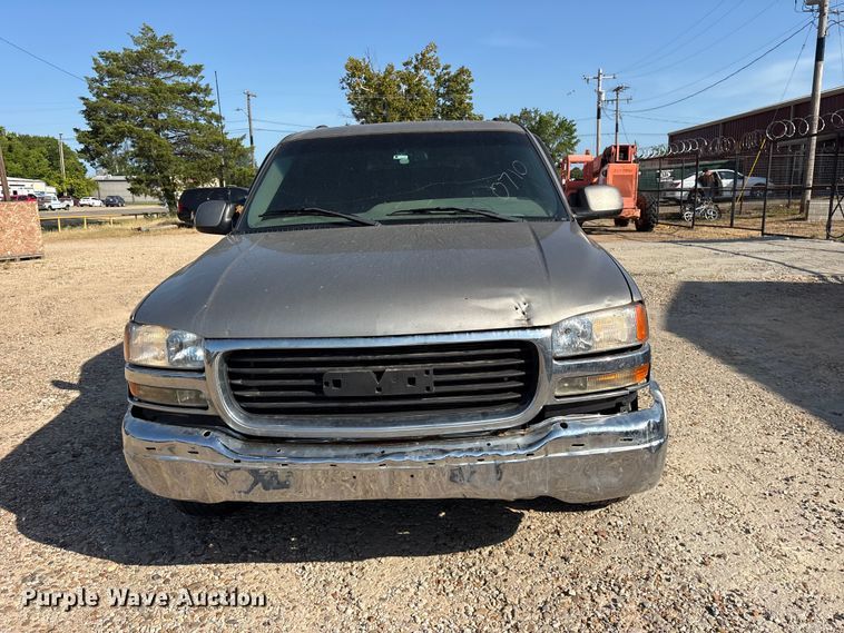 image for item ET0393 2000 GMC Yukon SUV