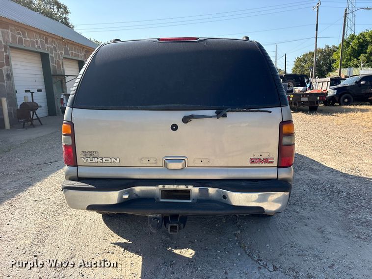 image for item ET0393 2000 GMC Yukon SUV
