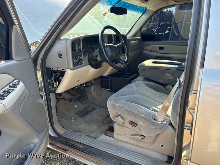 image for item ET0393 2000 GMC Yukon SUV