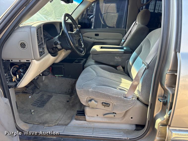 image for item ET0393 2000 GMC Yukon SUV