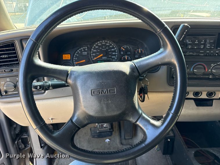image for item ET0393 2000 GMC Yukon SUV