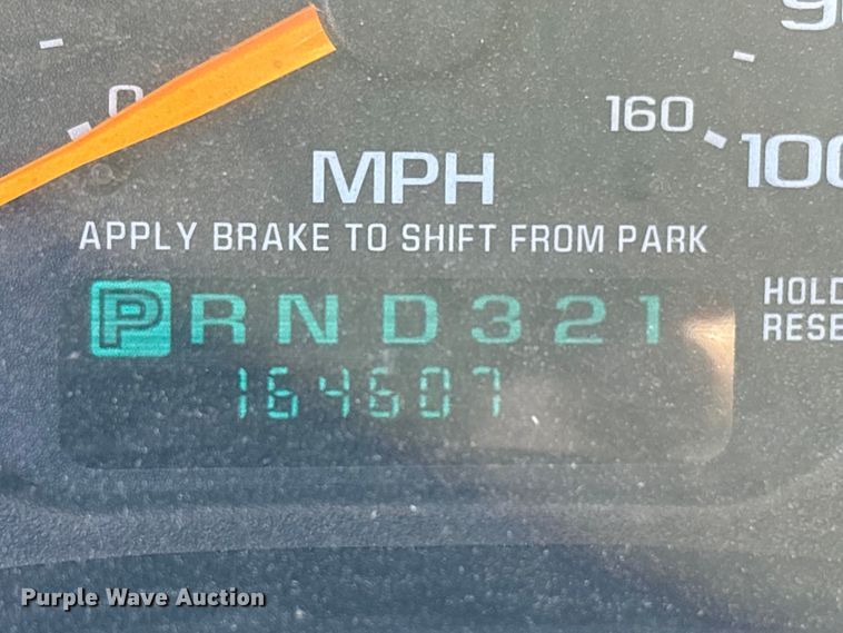 image for item ET0393 2000 GMC Yukon SUV