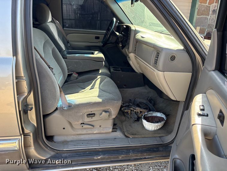 image for item ET0393 2000 GMC Yukon SUV