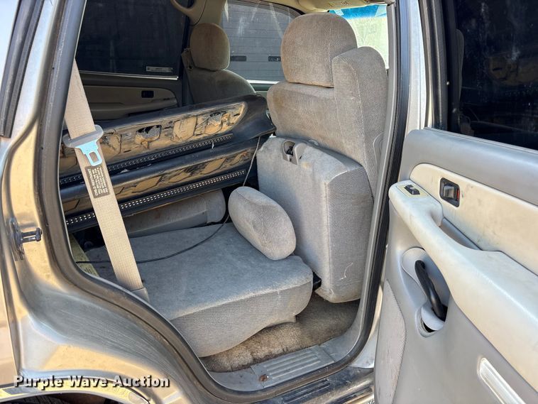 image for item ET0393 2000 GMC Yukon SUV
