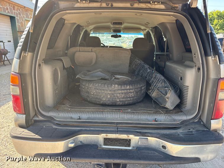 image for item ET0393 2000 GMC Yukon SUV