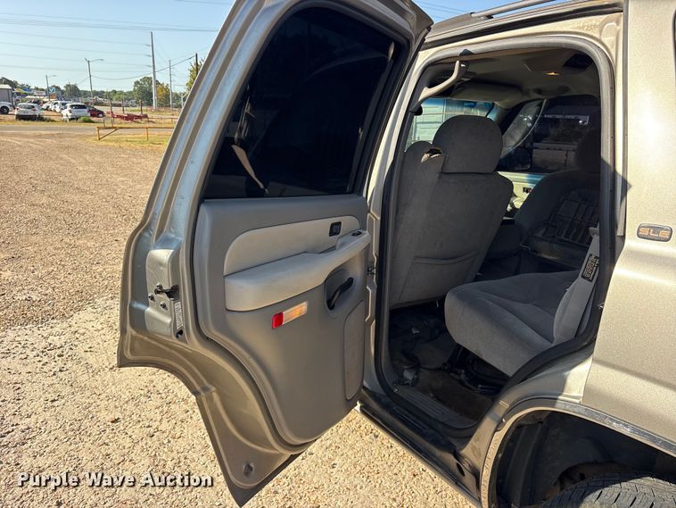 image for item ET0393 2000 GMC Yukon SUV