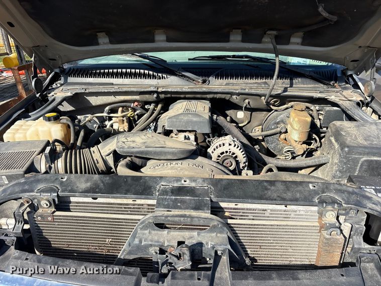 image for item ET0393 2000 GMC Yukon SUV