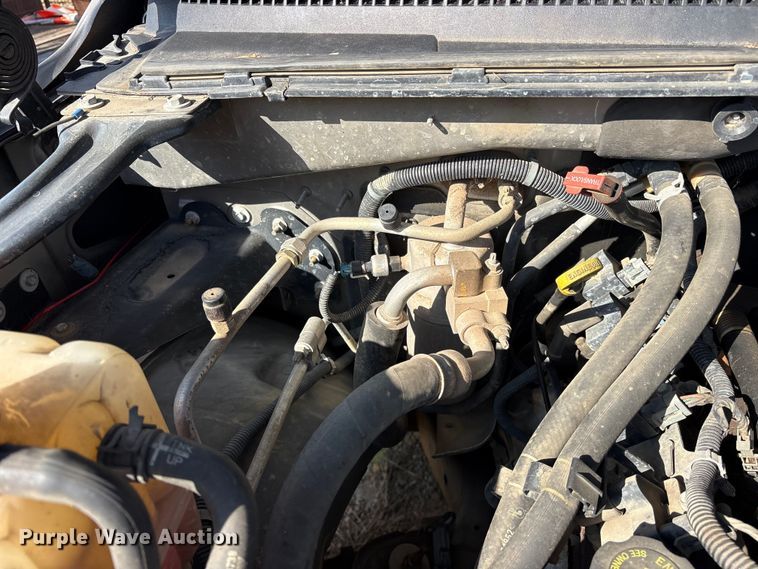 image for item ET0393 2000 GMC Yukon SUV