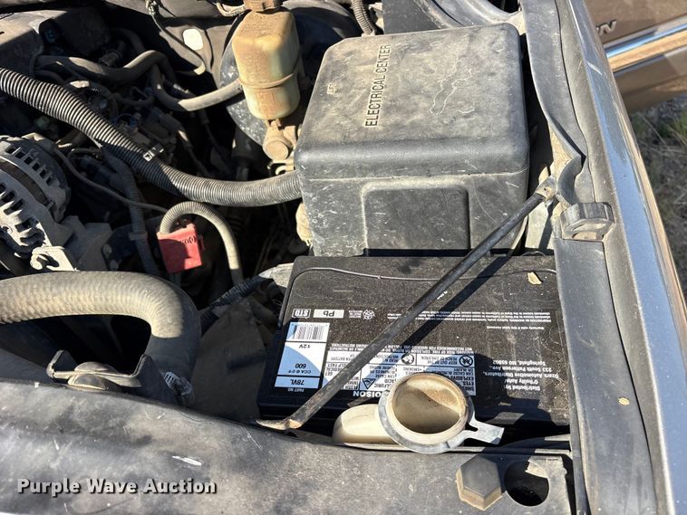 image for item ET0393 2000 GMC Yukon SUV