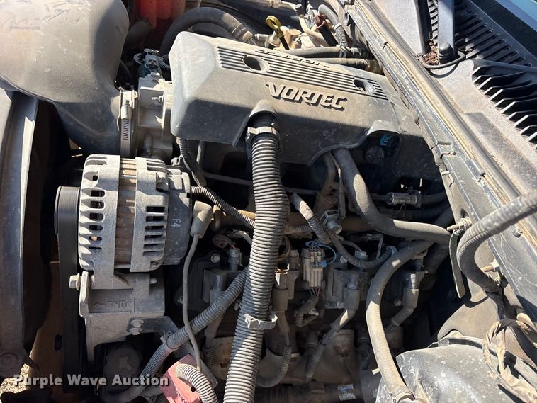 image for item ET0393 2000 GMC Yukon SUV