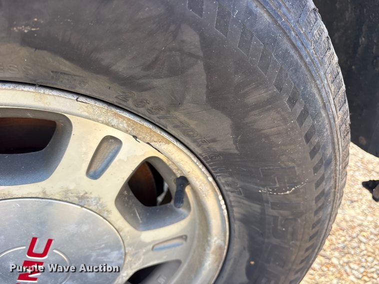 image for item ET0393 2000 GMC Yukon SUV
