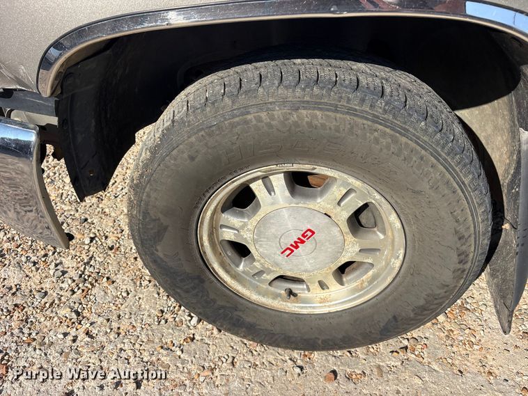 image for item ET0393 2000 GMC Yukon SUV