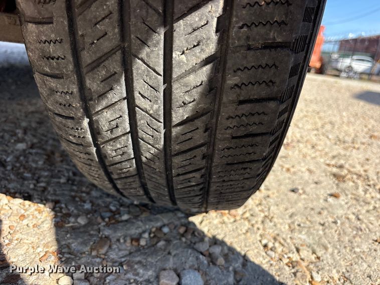 image for item ET0393 2000 GMC Yukon SUV