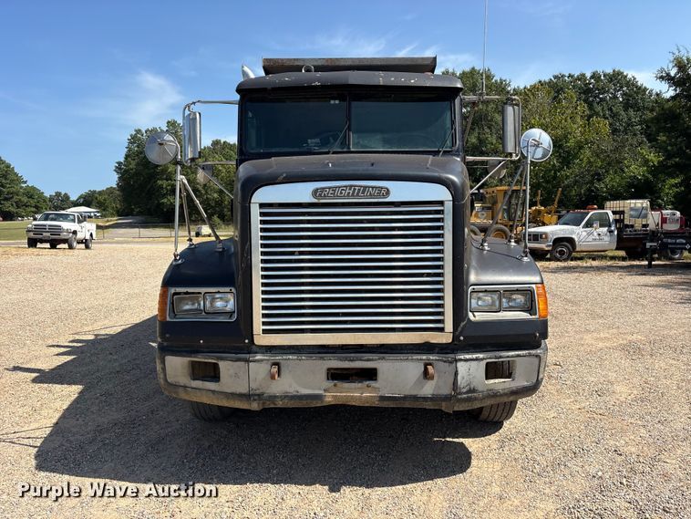 image for item ET0398 1996 Freightliner FDL112 dump truck