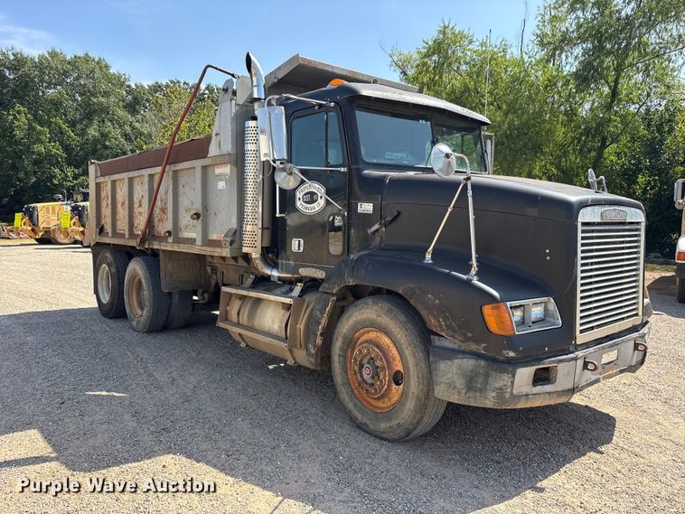 image for item ET0398 1996 Freightliner FDL112 dump truck