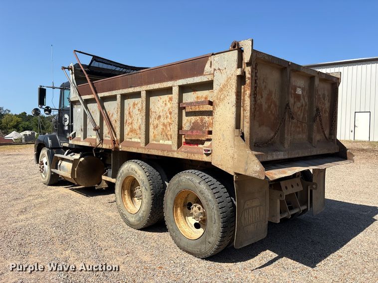 image for item ET0398 1996 Freightliner FDL112 dump truck