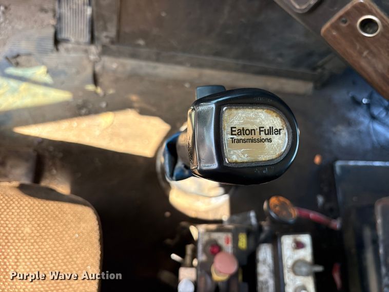 image for item ET0398 1996 Freightliner FDL112 dump truck