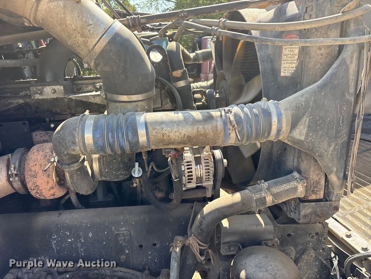 image for item ET0398 1996 Freightliner FDL112 dump truck