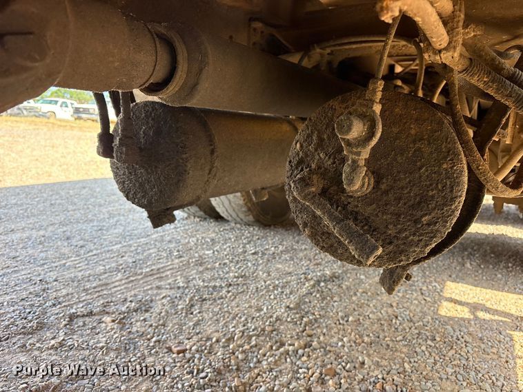 image for item ET0398 1996 Freightliner FDL112 dump truck
