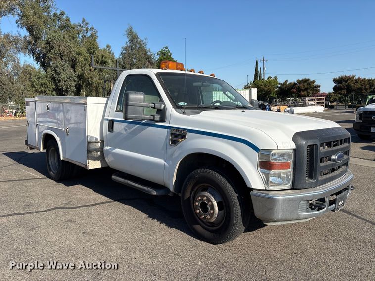 image for item ET0569 2008 Ford F350 Super Duty utility bed pickup truck