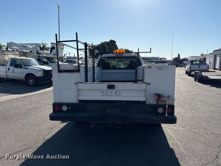 image for item ET0569 2008 Ford F350 Super Duty utility bed pickup truck