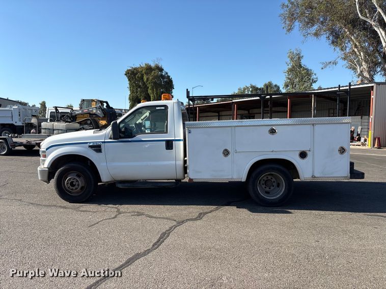 image for item ET0569 2008 Ford F350 Super Duty utility bed pickup truck