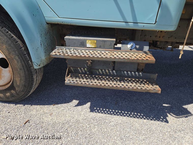 image for item ET5169 1993 International 4600 dump truck