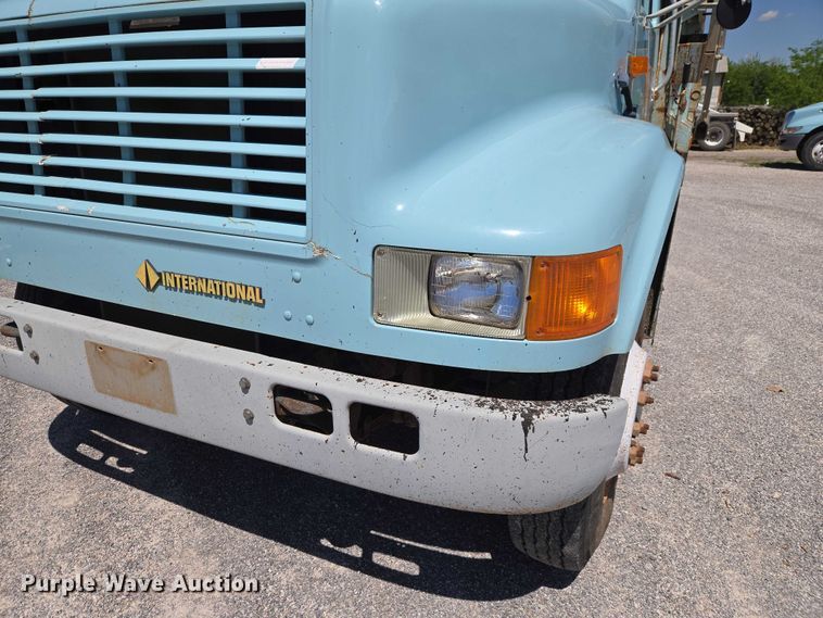image for item ET5169 1993 International 4600 dump truck