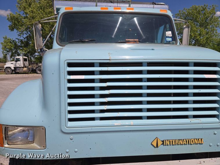 image for item ET5169 1993 International 4600 dump truck