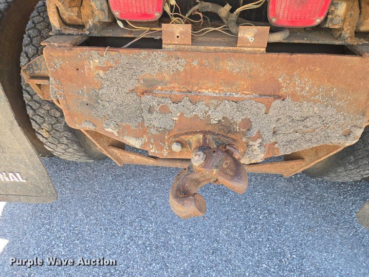 image for item ET5169 1993 International 4600 dump truck
