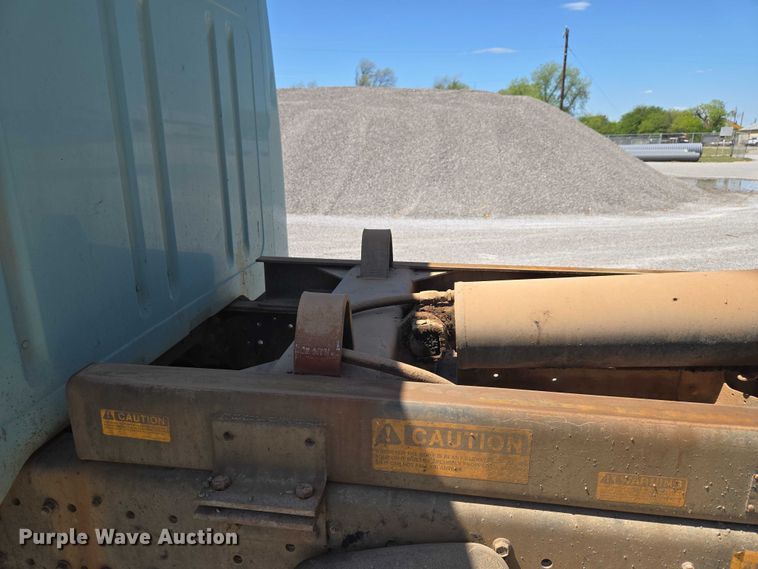image for item ET5169 1993 International 4600 dump truck
