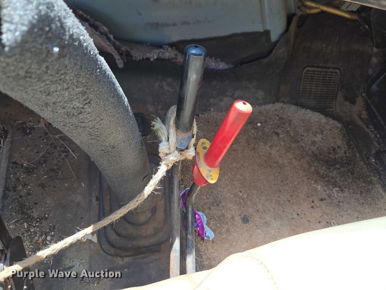 image for item ET5169 1993 International 4600 dump truck