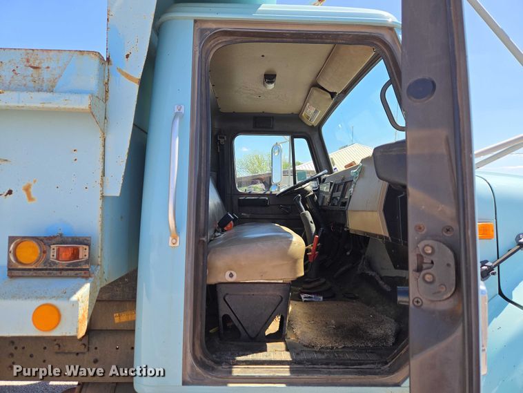 image for item ET5169 1993 International 4600 dump truck