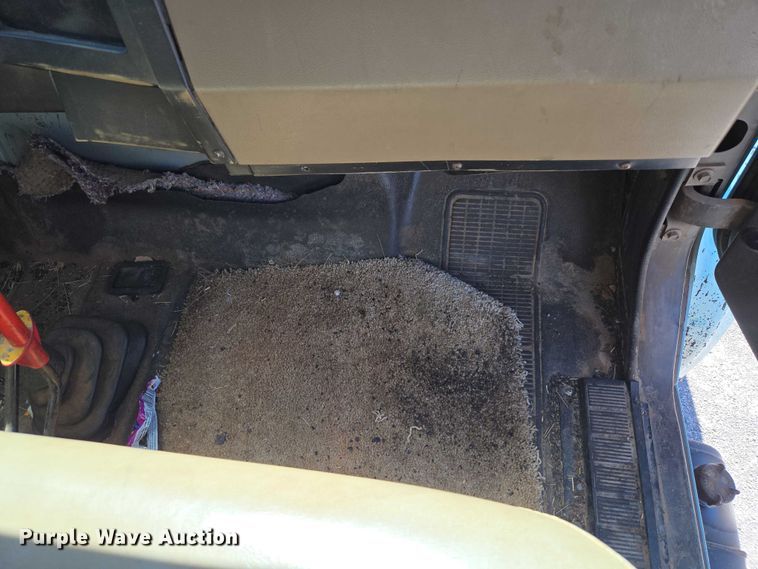 image for item ET5169 1993 International 4600 dump truck
