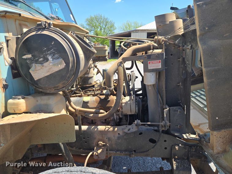 image for item ET5169 1993 International 4600 dump truck