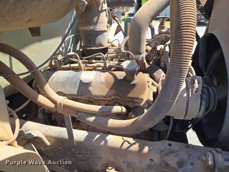 image for item ET5169 1993 International 4600 dump truck
