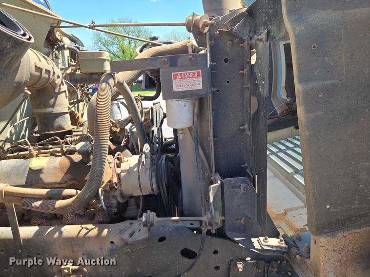 image for item ET5169 1993 International 4600 dump truck