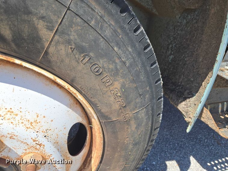 image for item ET5169 1993 International 4600 dump truck