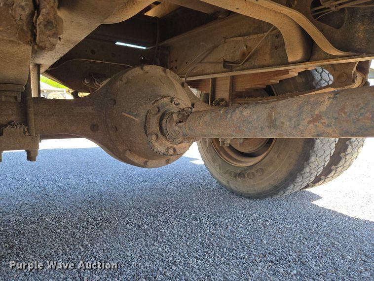image for item ET5169 1993 International 4600 dump truck