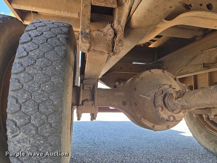 image for item ET5169 1993 International 4600 dump truck