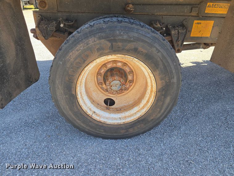 image for item ET5169 1993 International 4600 dump truck