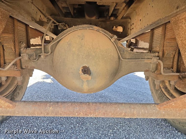 image for item ET5169 1993 International 4600 dump truck