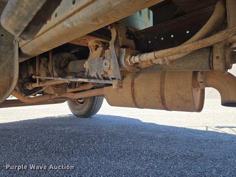 image for item ET5169 1993 International 4600 dump truck