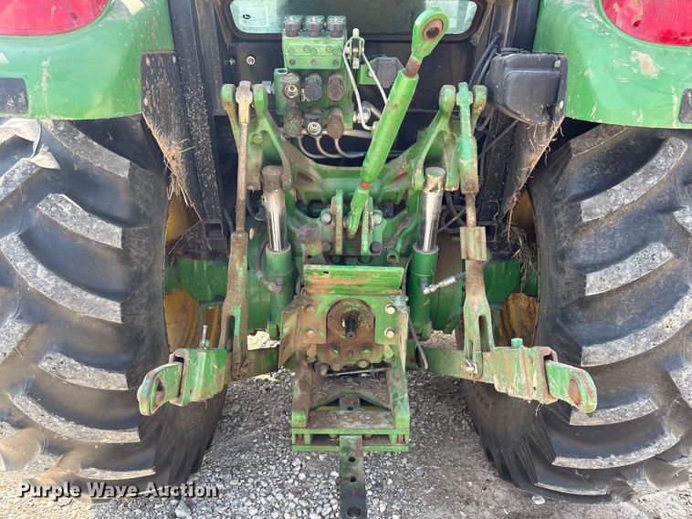 image for item EU0784 2013 John Deere 5085M MFWD tractor