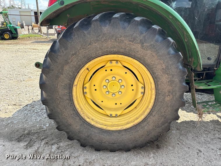 image for item EU0784 2013 John Deere 5085M MFWD tractor