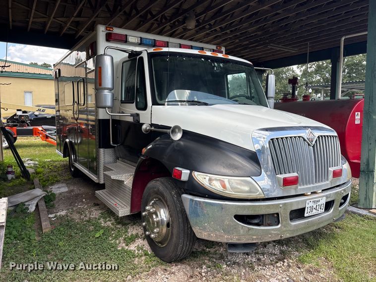 image for item EU0875 2008 International DuraStar 4300 ambulance