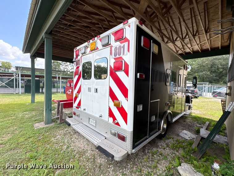 image for item EU0875 2008 International DuraStar 4300 ambulance