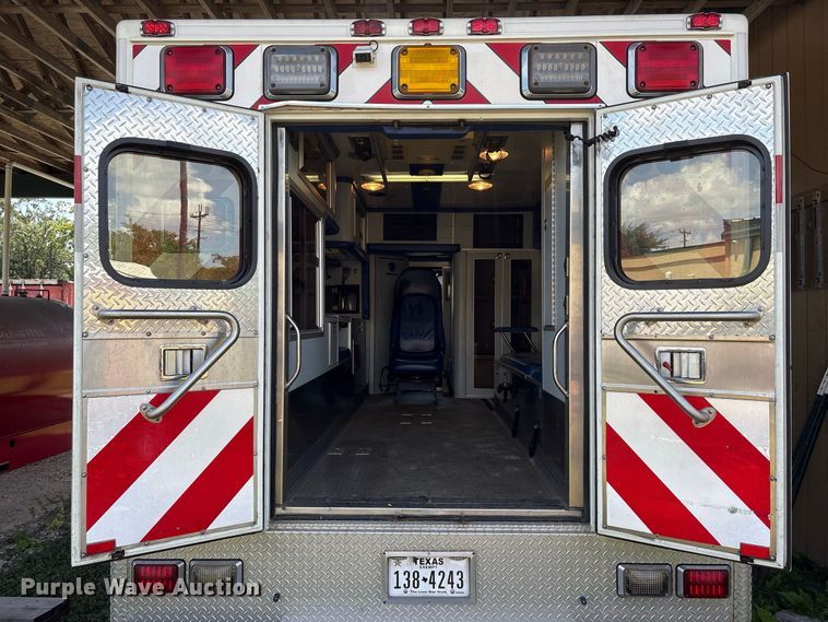 image for item EU0875 2008 International DuraStar 4300 ambulance