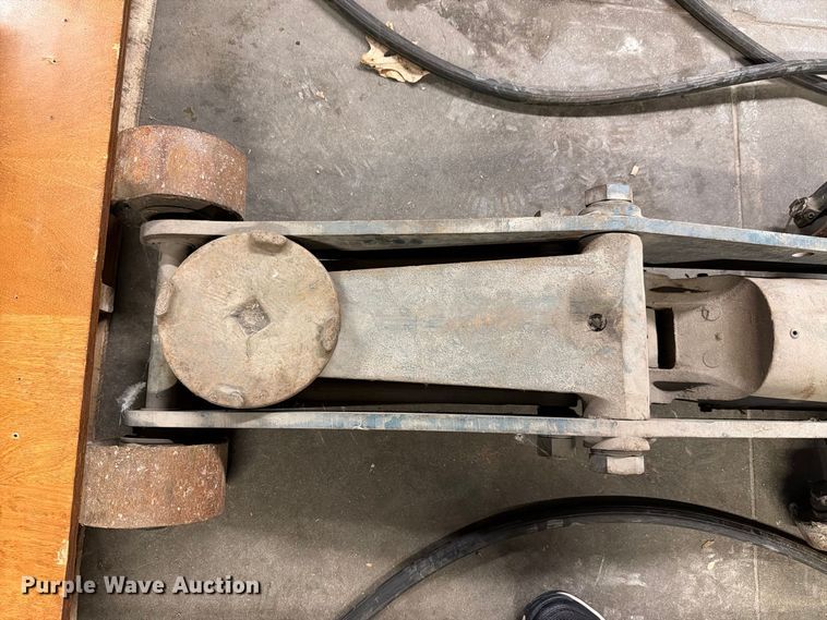 image for item EV2480 Walker  J780 shop jack