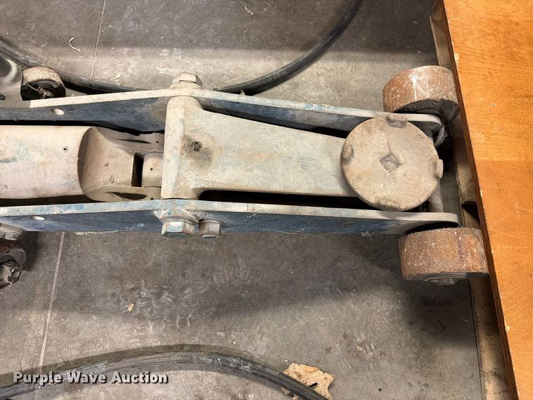 image for item EV2480 Walker  J780 shop jack